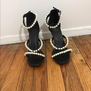Women’s pearl heels